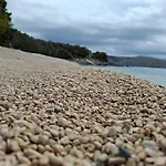 Tina's Sunset Haven Apartment Ustrine