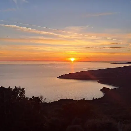 Tina's Sunset Haven *