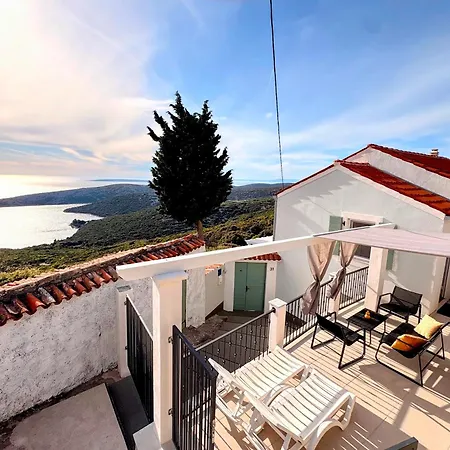 Tina's Sunset Haven Apartament Ustrine