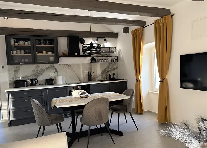 Tina's Sunset Haven *