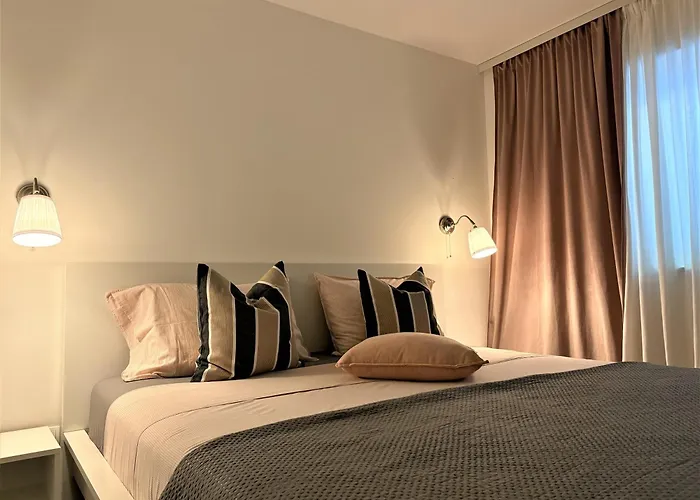 Tina's Sunset Haven Apartman Ustrine