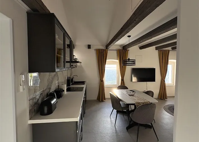 Apartman Tina's Sunset Haven Ustrine