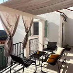 Tina's Sunset Haven Appartamento Ustrine