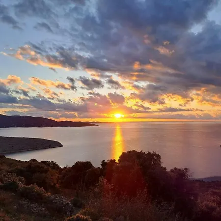 Tina's Sunset Haven Διαμέρισμα